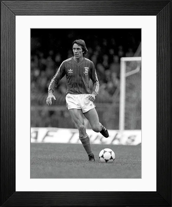 Framed Print : Ipswich Town v Wolverhampton Wanderers