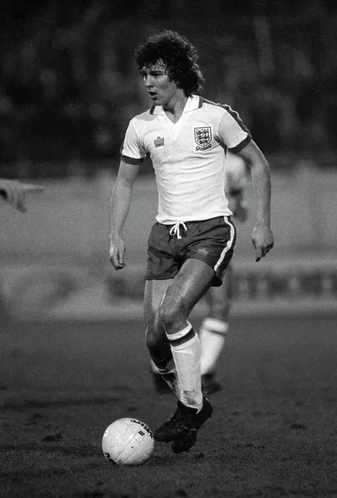 Framed Print : Football - England v Scotland U21 1980 Framed Print : Football - England v Scotland U21 1980