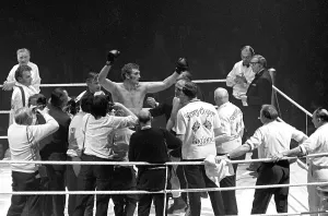 Monochrome Prints: Henry Cooper v Joe Bugner